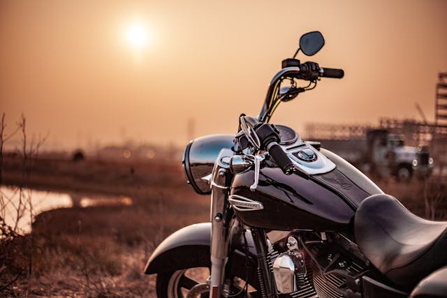 can motorcycles split lanes in colorado